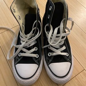 Chuck Taylor All Stars High Tops size Big Kid 4